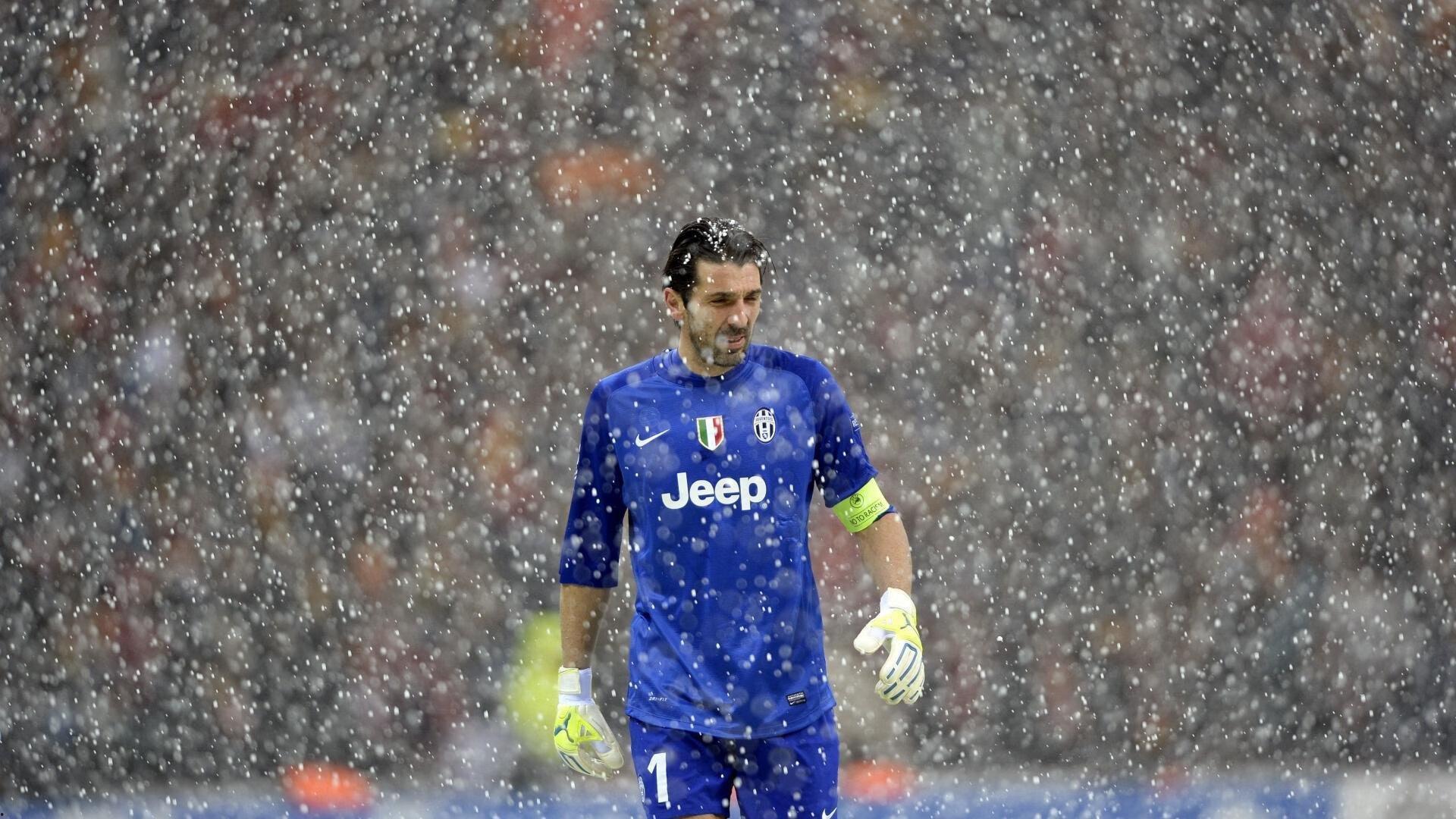 今日上海海港首发名单揭晓，战术调整与年轻球员崛起，预示新赛季征程